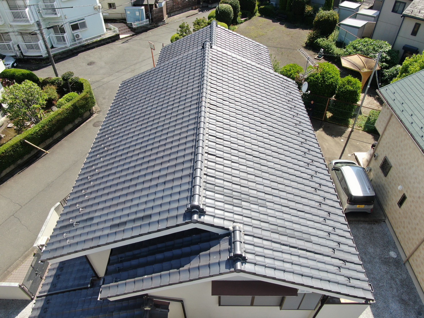 東京都にて太陽光パネル設置・屋根修理〈瓦から葺き替え工事〉 施工前