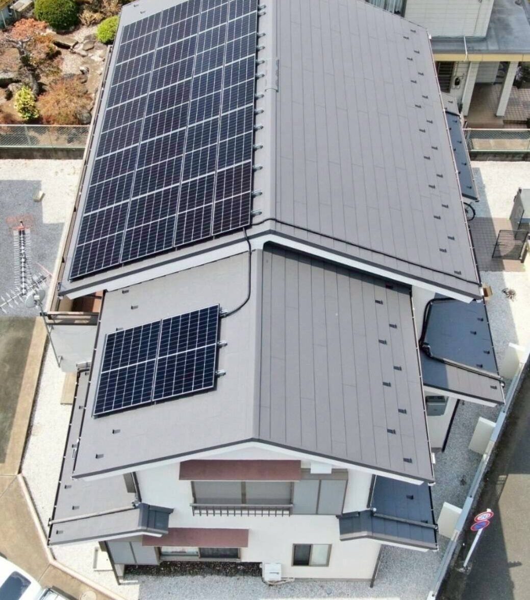 東京都にて太陽光パネル設置・屋根修理〈瓦から葺き替え工事〉 施工後
